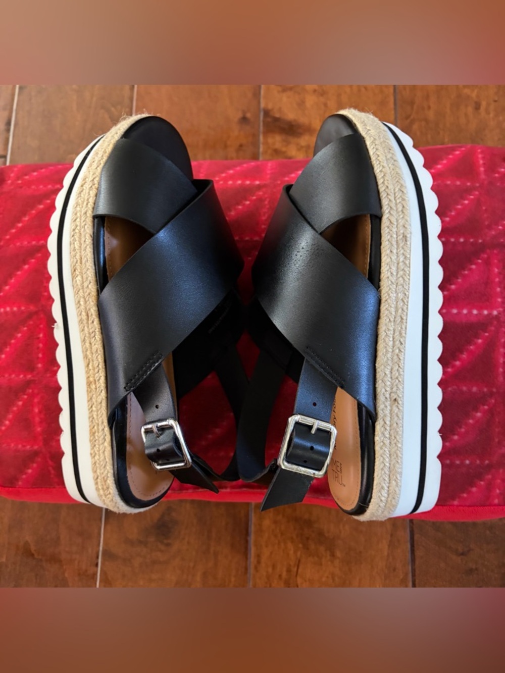 ❤️Time and Tru Black Platform Espadrille Sandals memory foam / Buckle Size 6 New